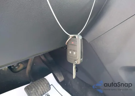 2017 Chevrolet Trax Ls z USA, uszkodzony, nr VIN KL7CJNSB2HB086429